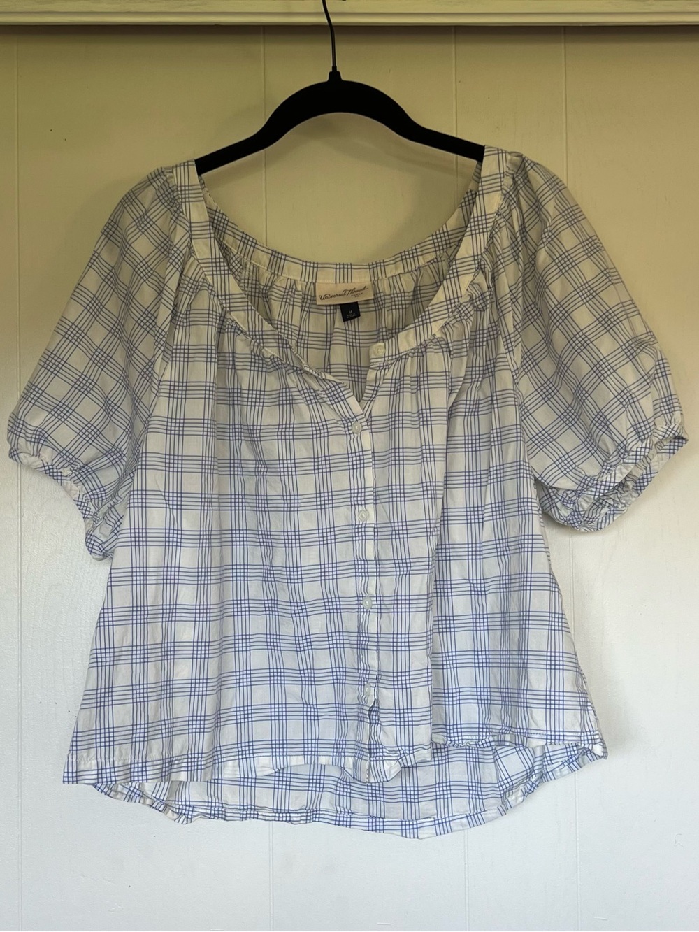 White/blue plaid top
